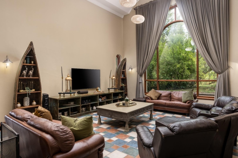 5 Bedroom Property for Sale in Winelands Western Cape